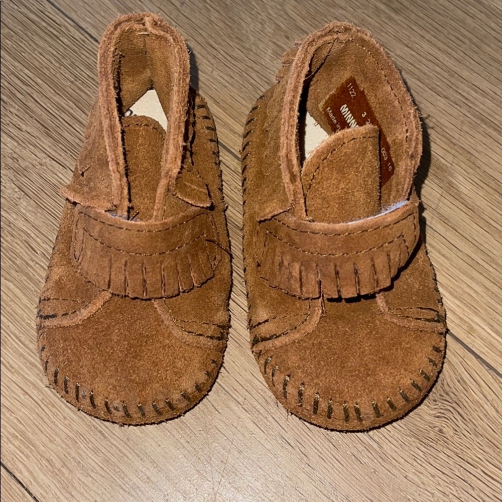 Minnetonka Size 3 suede booties